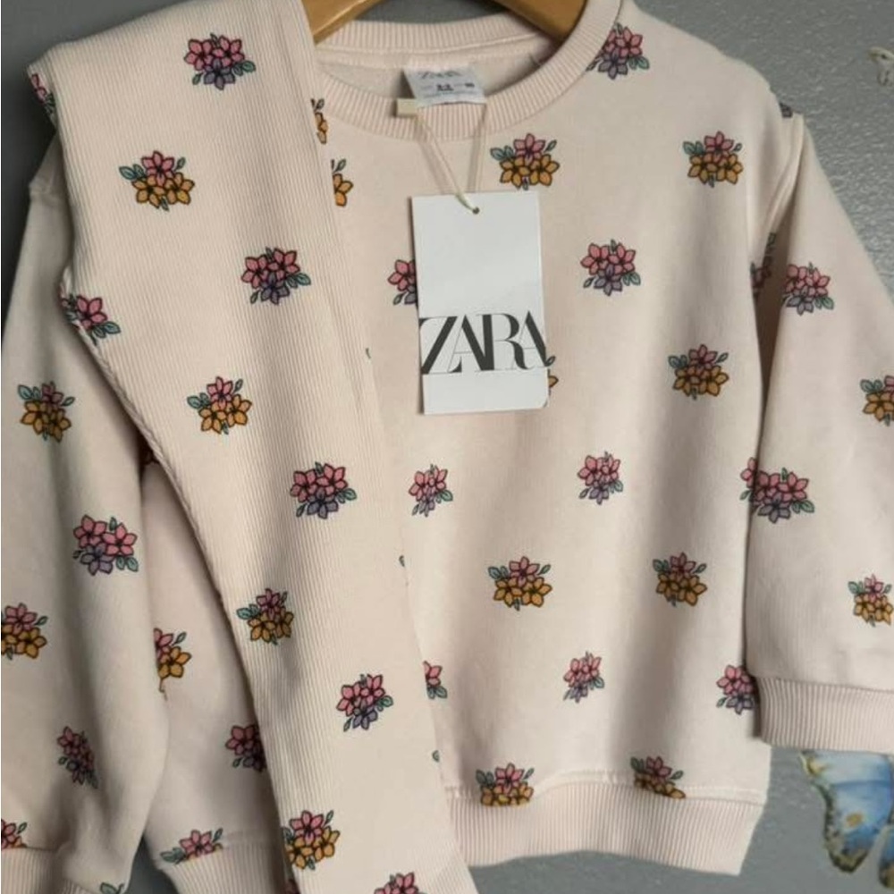 Zara Cream Set with Floral Accents